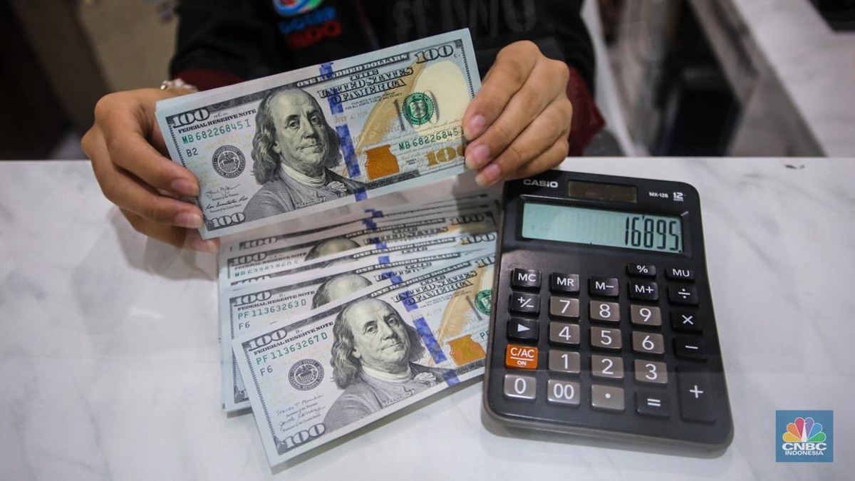 Awas! Kurs Rupiah Tertekan Tak Cuma Efek Konflik Israel-Iran