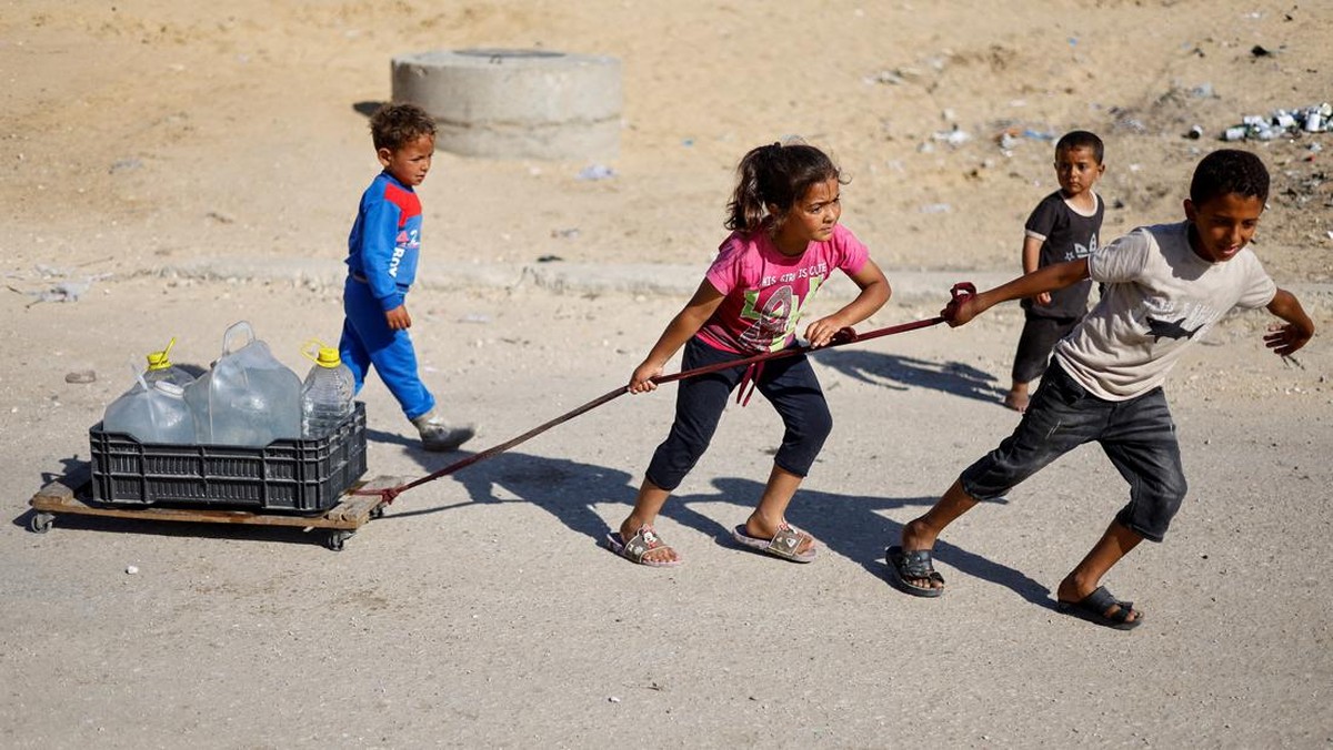Anak-anak Gaza Dirudal Saat Ambil Air, Israel Sebut Salah Sasaran