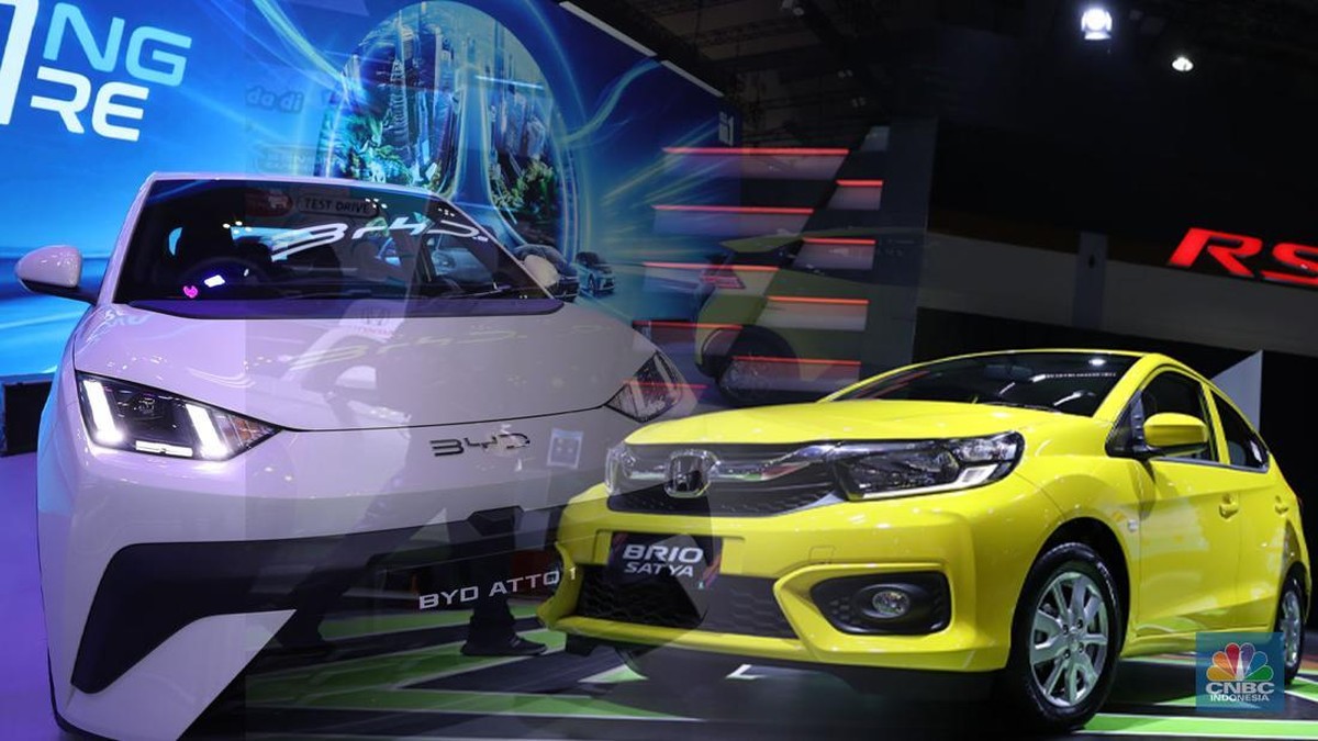 Duel BYD Atto 1 Rp 195 Juta Lawan Honda Brio, Pilih Mana?