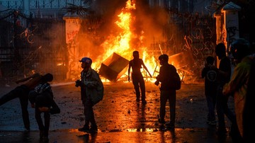 Aksi Bakar Dua Motor di Polsek Jatinegara Jatim Merembet ke Gerbang