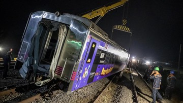 FOTO: Evakuasi KA Argo Bromo Anggrek yang Anjlok di Subang