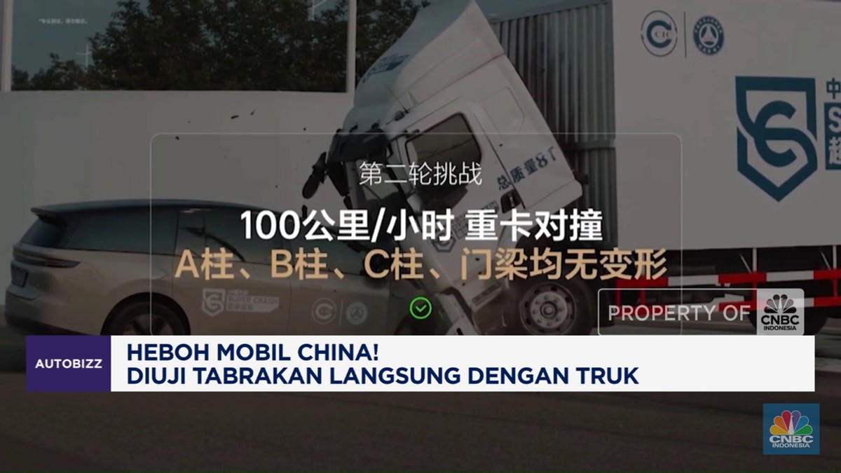 Video: Heboh! Mobil China Diuji Tabrakan Langsung dengan Truk