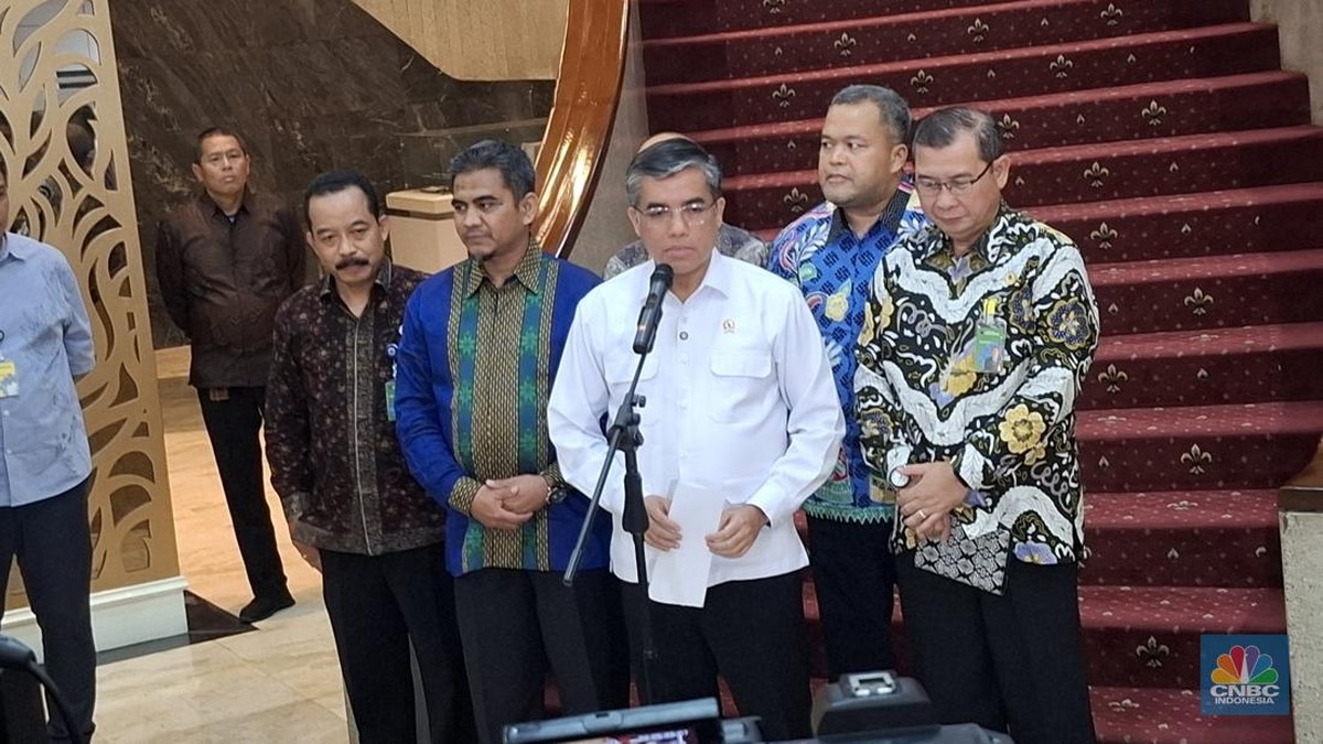 Keras! Menaker Yassierli Ngomong Ini Usai Wamenaker Noel Kena OTT KPK