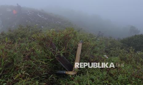 Evakuasi Korban Pesawat ATR 42-500 di Bulusaraung Gunakan Teknik Rappelling