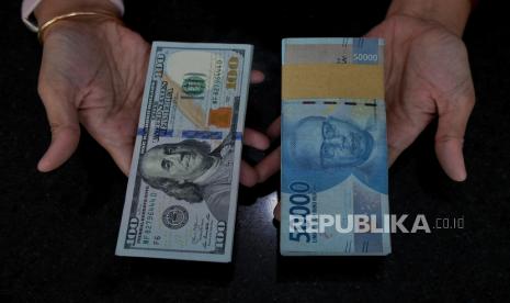 Rupiah Melemah Lagi, Makin Dekat Level Rp17 Ribu per Dolar AS