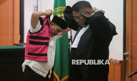 Peci dan Serban Dipakai Koruptor di Persidangan, Pakar: Jadi Simbol untuk Memanipulasi Publik