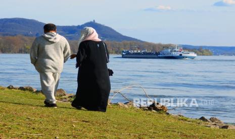 Suami Gantikan Puasa Istri yang Masih Hidup, Bolehkah?