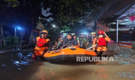 Relawan Rumah Zakat Lakukan Aksi Tanggap Banjir di Bekasi, Tangerang, dan Jakarta Barat