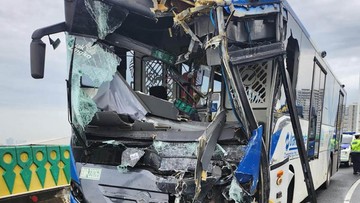 Adu Banteng Bus TransJakarta Diduga Gara-gara Sopir Ngantuk