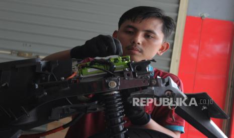 Pemerintah Ingin Hemat Konsumsi BBM, Celios Dukung Kebijakan Konversi Motor Listrik