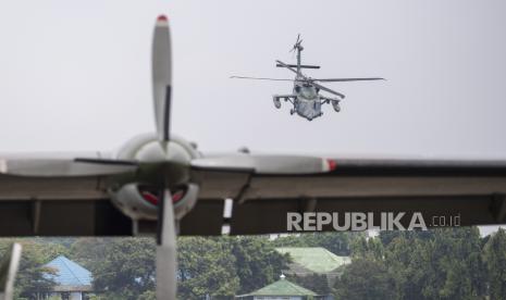 Merajut Asa di Langit Nusantara: Dari Meja Perundingan hingga Amphibi Kepulauan