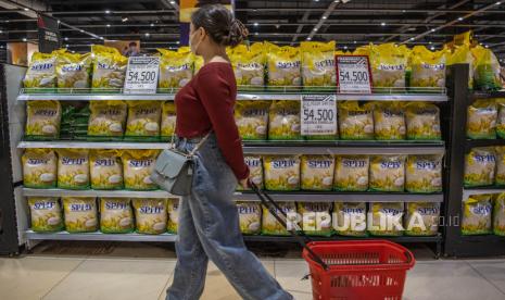 Keyakinan Konsumen pada Kondisi Ekonomi Makin Tergerus, Makin Banyak Orang Pilih Menabung