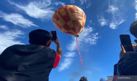 Tradisi Ngapungkeun Balon di Garut Jadi Daya Tarik Wisata