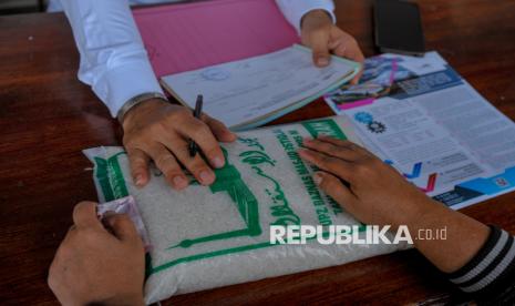 Zakat Fitrah: Hukum, Waktu Pelaksanaan, dan Distribusinya