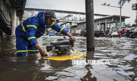 Banjir di Cipinang Melayu Capai 1,5 Meter