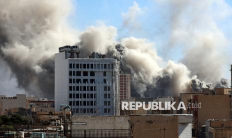 Iran Kembali Dihujani Serangan Udara Israel, Kepulan Asap Tebal Membumbung di Teheran