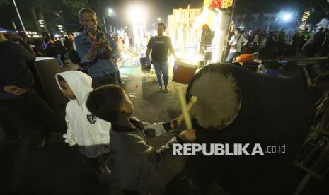 Menjemput Fitrah di Antara Pendar Lampu Medan dan Nyala Obor Bogor
