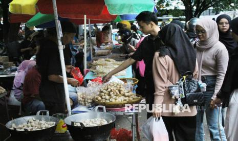 Khutbah Jumat: Rahasia Mengapa Allah SWT Berikan Panduan Ekonomi Secara Syariat
