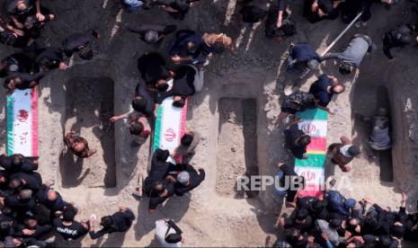 Investigasi Ungkap AS-Israel Sengaja Bom SD di Iran yang Bunuh Ratusan Siswa