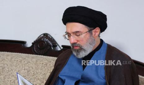 Jejak Mojtaba Khamenei, dari Ilmu Agama ke Palagan Perang Hingga Kini Pemimpin Tertinggi Iran