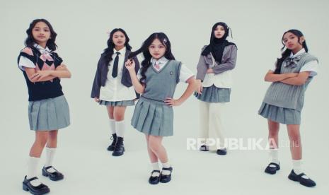 LUMINA Resmi Debut: Kolaborasi Indonesia-Korea, Personelnya Ada yang Berhijab