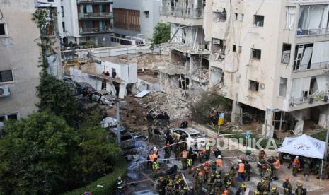 Viral Video Kawanan Masif Burung Gagak Beterbangan di Langit Tel Aviv, Netizen Sebut Pertanda Buruk