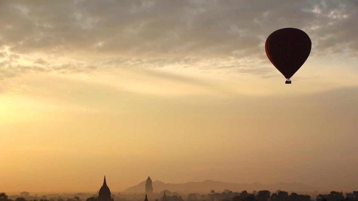 Bahaya! Pilot Lapor Ada Balon Udara Liar Naik Tembus 28.000 Kaki