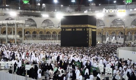 Konflik AS-Israel vs Iran Memanas, Jamaah Umrah Asal Surabaya di Makkah Tetap Tenang