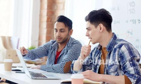 Tak Harus Jadi Programmer, Ini 5 Pilihan Karier Menjanjikan untuk Lulusan Prodi Sistem Informasi