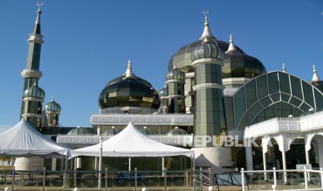 Indahnya Masjid Kristal di Malaysia