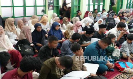 Ratusan Siswa Tunanetra Khatamkan Alquran Braille di Bulan Ramadhan