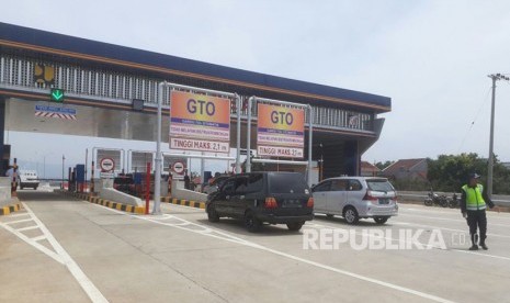 Tiga Mobil Tabrakan Beruntun di GT Pasirkoja Bandung, Pengemudi Alami Luka-Luka