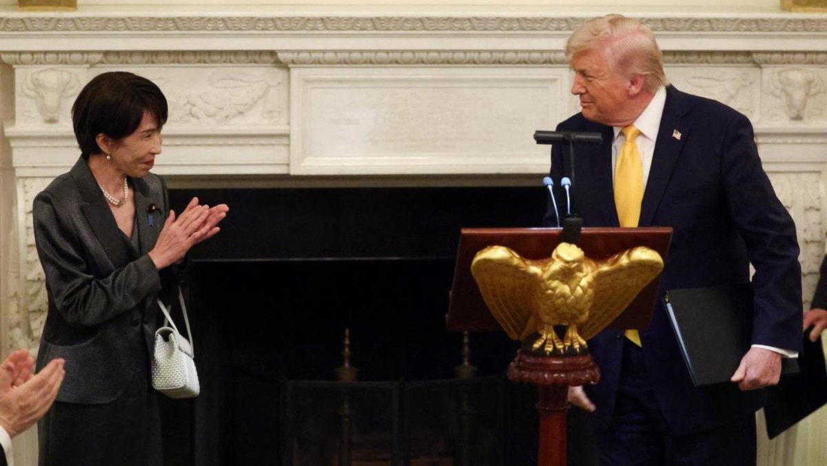 Jawaban Tidak Terduga Trump Saat Ditanya Alasan Tiba-Tiba Serang Iran