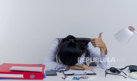 Merasa ‘Hampa’ Padahal Semua Baik-Baik Aja? Mungkin Kamu Lagi Ngalamin Ini