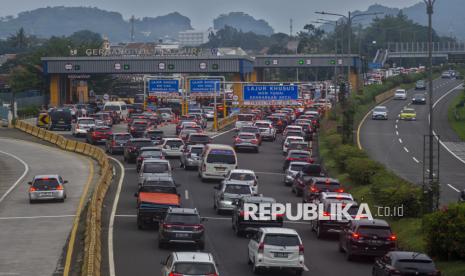 Exit Tol Pasteur Biang Kerok Kemacetan di Bandung, KDM Punya Rencana Begini