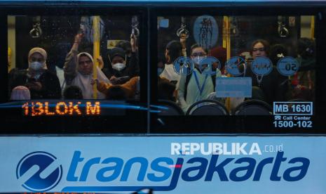 Hari Ini, Tarif Bus Tansjakarta Hanya Rp 1 per Penumpang