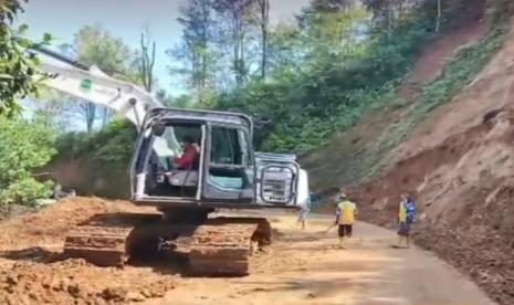 Jalur Selatan Garut Kembali Normal Pasca Longsor