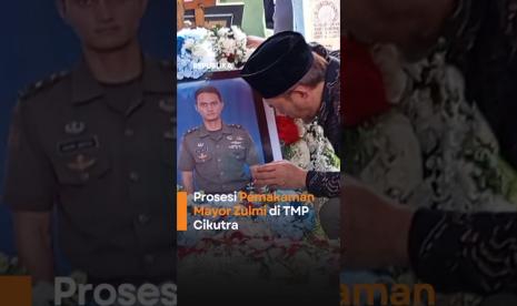 Prosesi Pemakaman Mayor Zulmi di TMP Cikutra