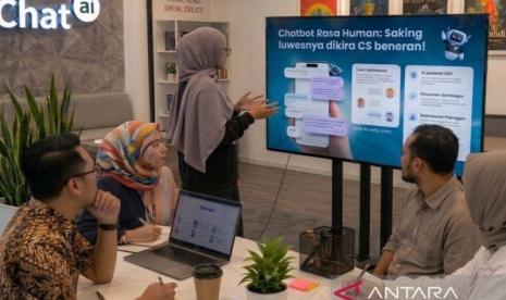 Aplikasi AI Bisachat Tingkatkan Penjualan UMKM di Makassar