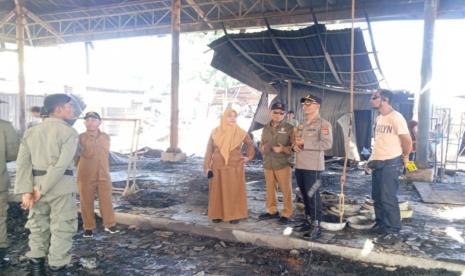 Pasar Peringgebaya Lombok Timur Tetap Beroperasi Usai Kebakaran