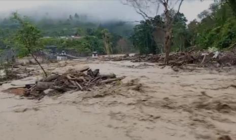 Banjir Bandang Kembali Landa Aceh Tengah, Dua Jembatan Darurat Ambruk