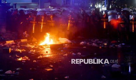 Demo Tolak Politik Dinasti di Kaltim Berujung Kericuhan