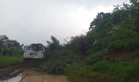 KAI Ubah Operasi KA Serayu Akibat Longsor di Bandung Barat