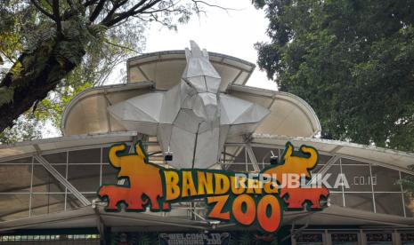 Bandung Zoo Dapat Donasi Rp 145 Juta untuk Pakan Satwa