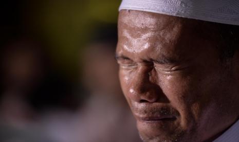 Sempat Dikira Gila, Ini Alasan Khalifah Umar Tiba-Tiba Menangis dan Tertawa