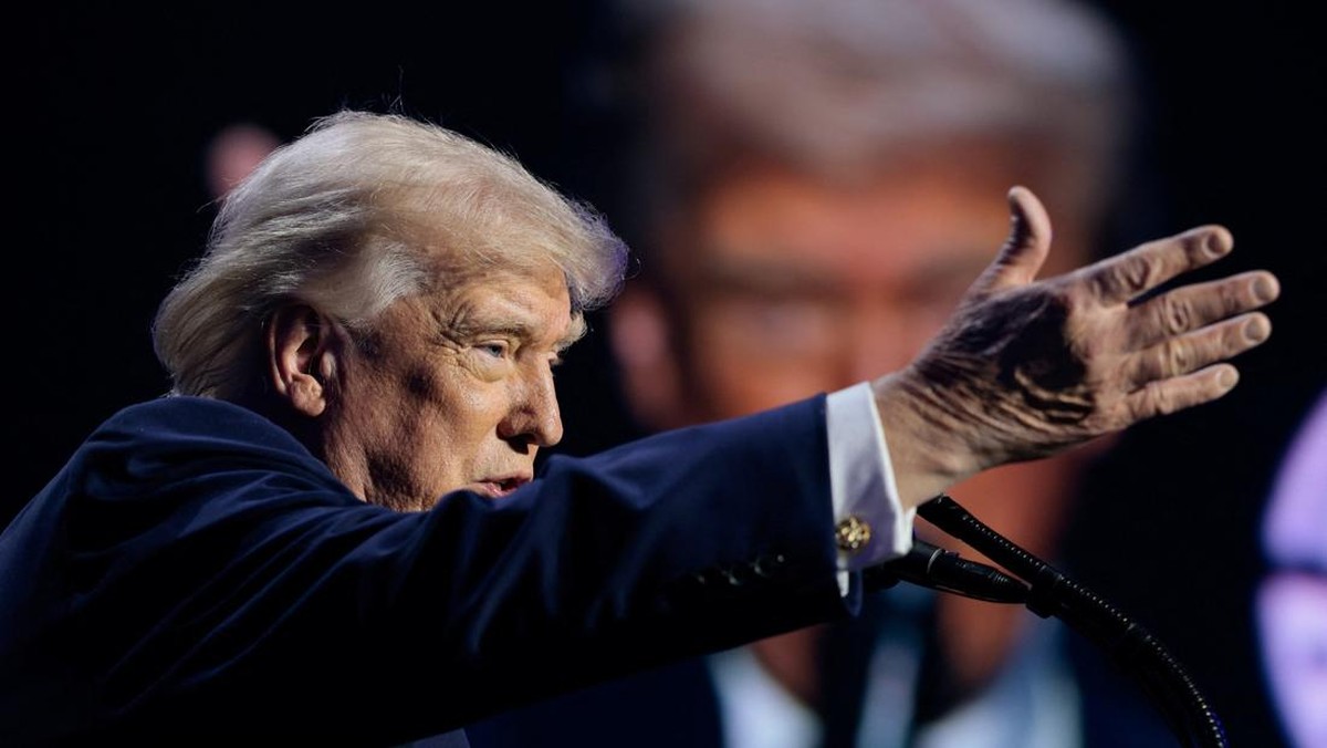 Perintah Baru Trump Panaskan Selat Hormuz: Tembak dan Bunuh!