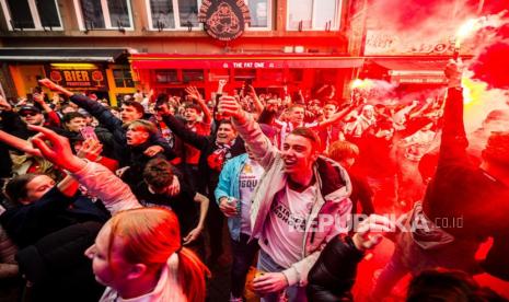 PSV Kunci Gelar Eredivisie 2025/2026 Setelah Feyenoord Tersandung, Kota Eindhoven Berpesta