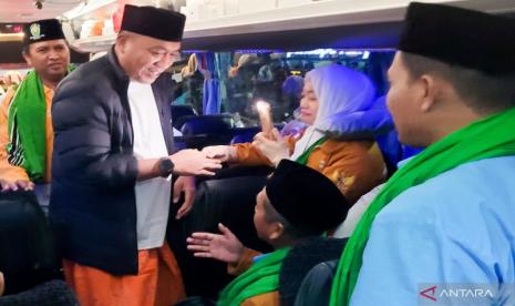 997 Calon Haji Asal Situbondo Diberangkatkan ke Surabaya