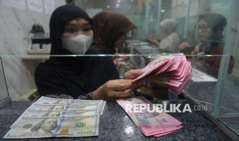 Rupiah Melemah, Jangan Salah Membaca Sinyal Ekonomi