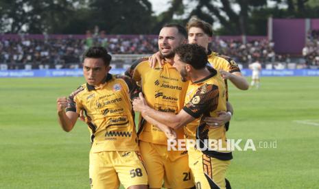 Persija Bawa Pulang Tiga Poin dari Markas Persik Kediri